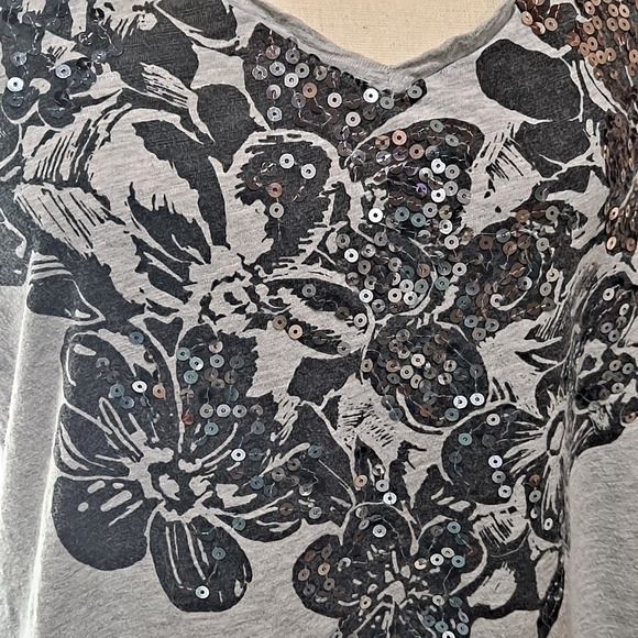 Style & Co Size Large Gray Vneck Swing Top with Floral Sequin Embellishment - Picture 3 of 10